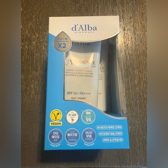 d’Alba DALBA UV Essense Waterfull Sun Cream 50mL+50mL Special Set SPF50+ PA++++